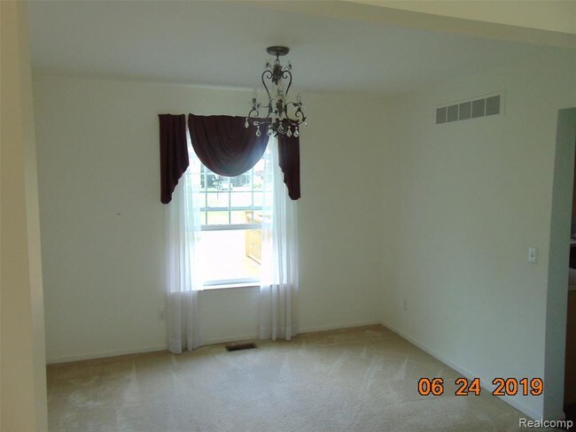 Building Photo - 7165 Fox Chase Ln