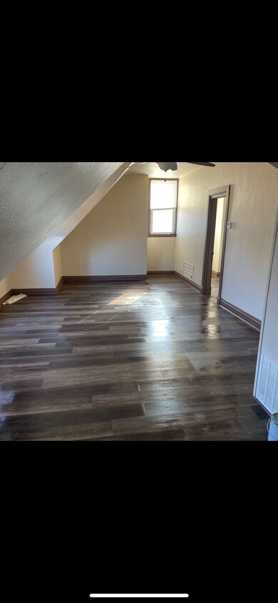 Primary Photo - 81 N Balph Ave