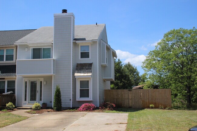 Building Photo - 3836 Ocean Tides Dr