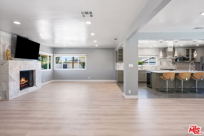 Building Photo - 8901 Rubio Ave