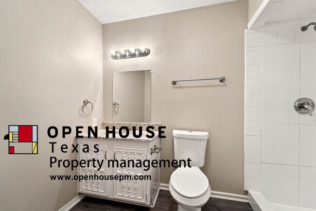 Building Photo - 4013 Latham Dr, Plano