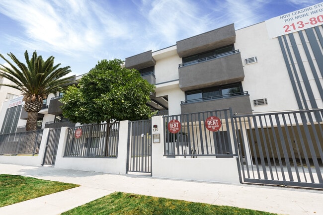 Building Photo - 730 S Serrano Ave