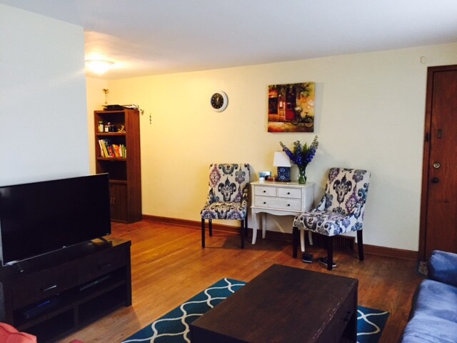 Sala de estar - 4314 N Wilson Dr