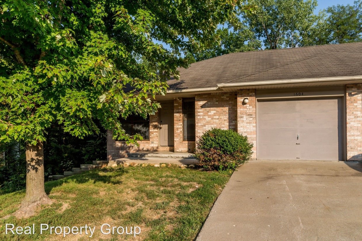 Primary Photo - 1604-1606-1606 Handley Pl