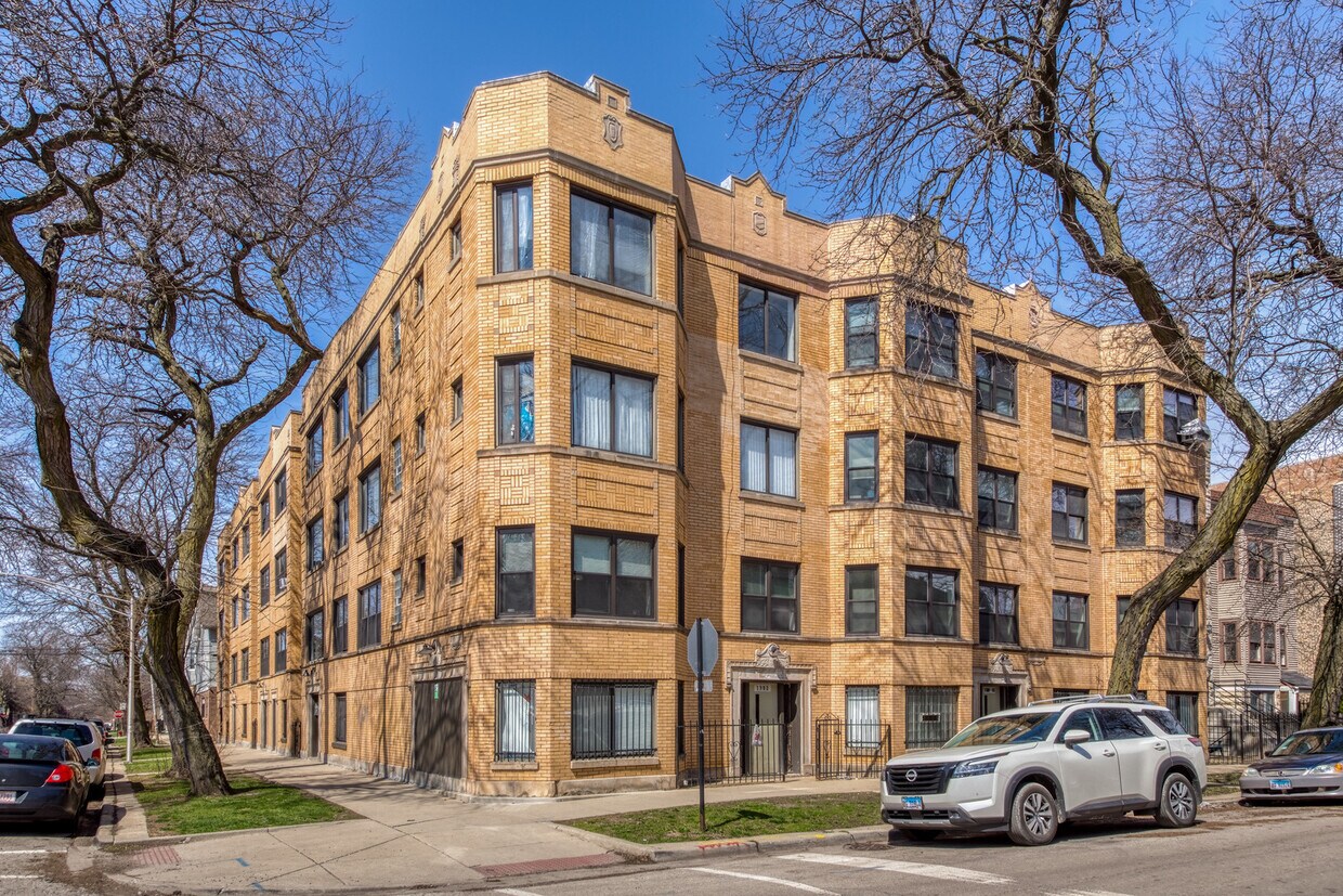 Primary Photo - 3056 W Cortland St