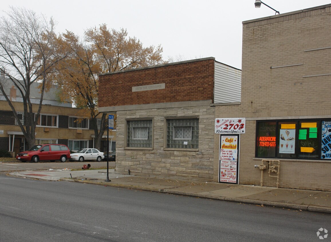 Primary Photo - 2701 W 47th St