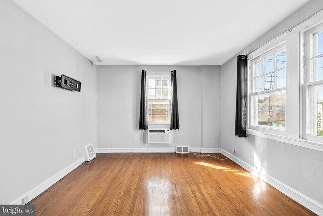 Foto del edificio - 7341 Oxford Ave