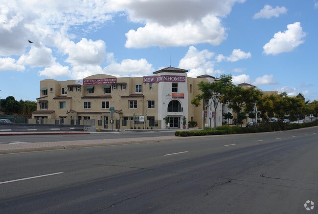 Building Photo - Aragon Condos