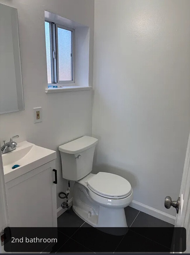 Building Photo - 3786 E Holland Ave