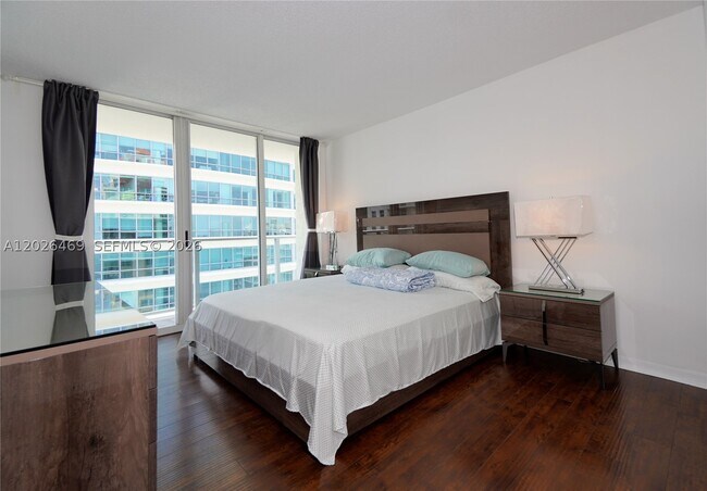 Foto del edificio - 1155 Brickell Bay Dr