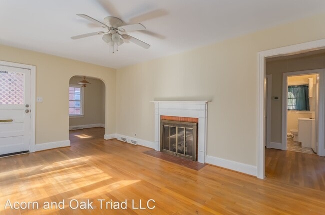 Building Photo - 2 br, 1 bath House - 3806 Walker Avenue