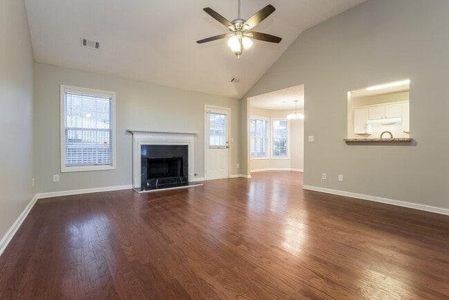 Building Photo - 865 Chatham Park Dr SW