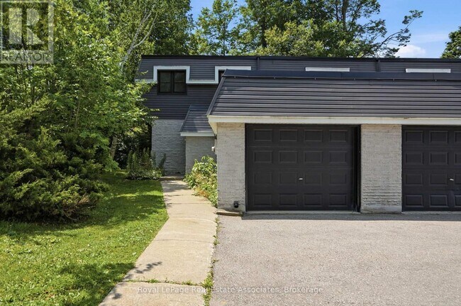Building Photo - 509 Quiet Pl