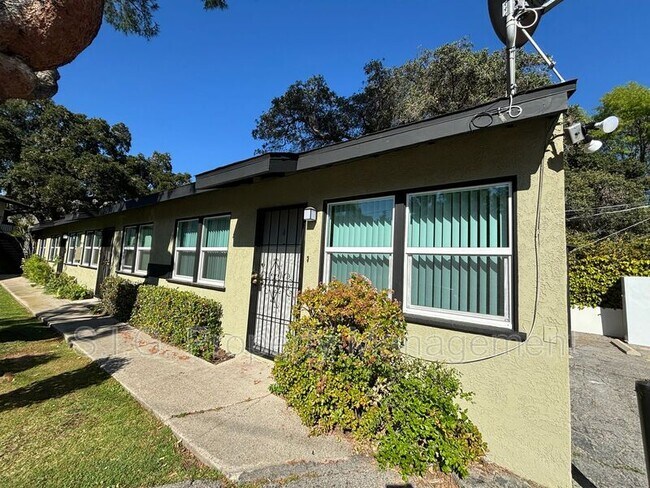 Building Photo - 10560 Sherman Grove