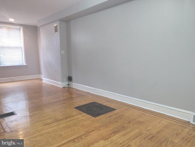 Building Photo - 2161 E Firth St