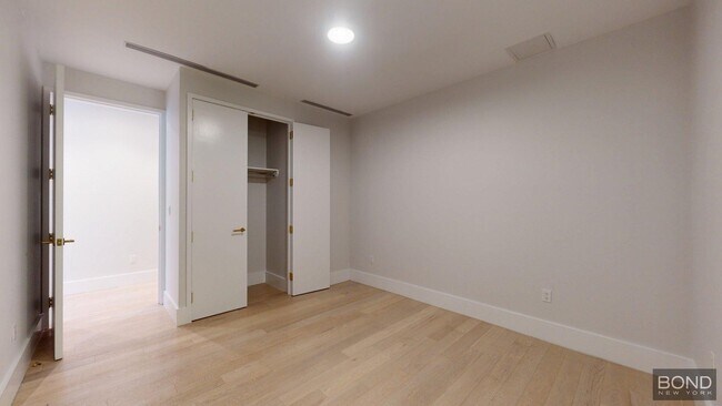 Foto del edificio - 452 Broome St