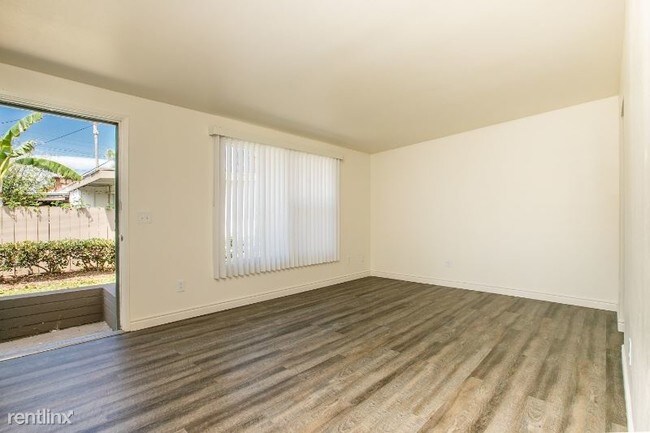 Foto del edificio - 2 br, 1 bath Apartment - 1627 E. 9th Street
