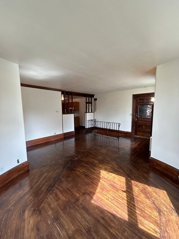 Foto del edificio - 586 Mt Hope Ave