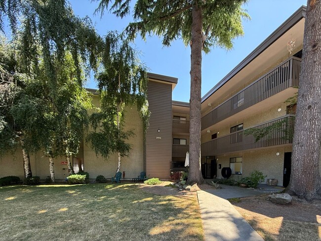 Building Photo - Holly Terrace Condominiums - Magnolia