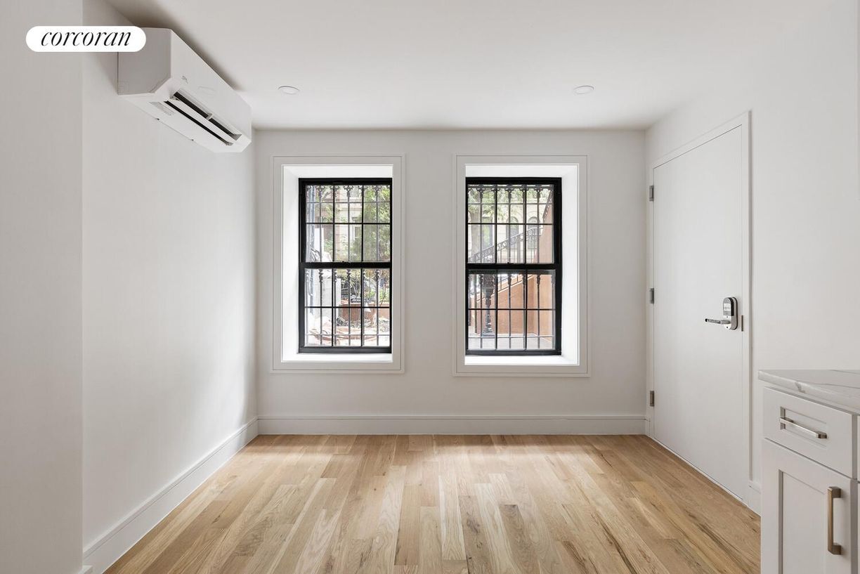 Foto principal - 384 Hancock St