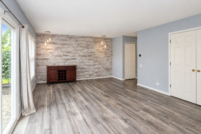 Foto del edificio - 700 Savannah Ln