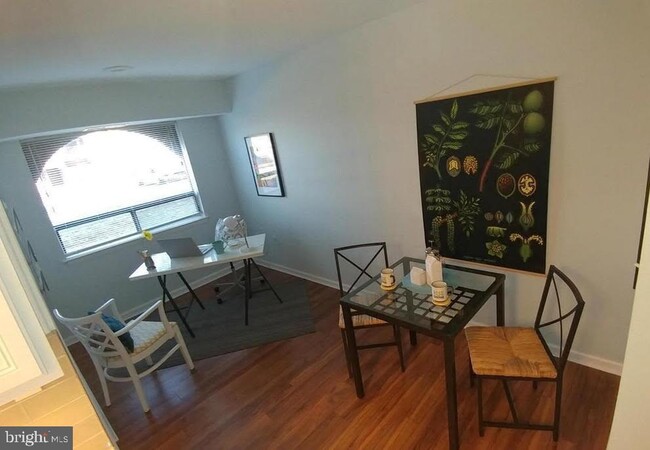 Foto del edificio - 15 Silverwood Cir