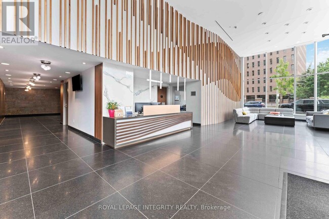 Building Photo - 805 Carling Ave