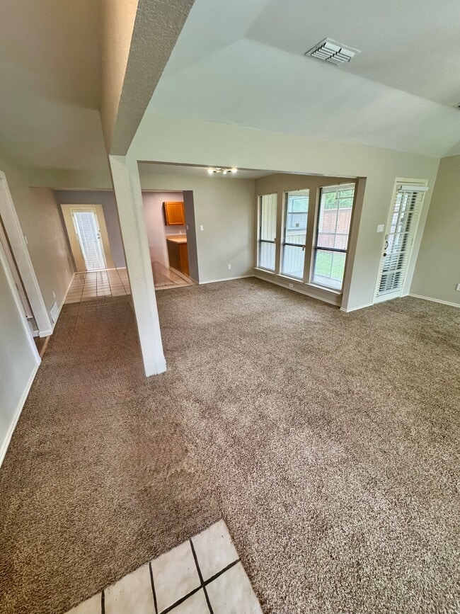 Photo - 3205 Hillcrest Dr House