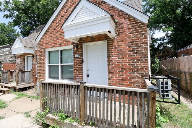 Foto del edificio - 1705 N Atlanta Duplex