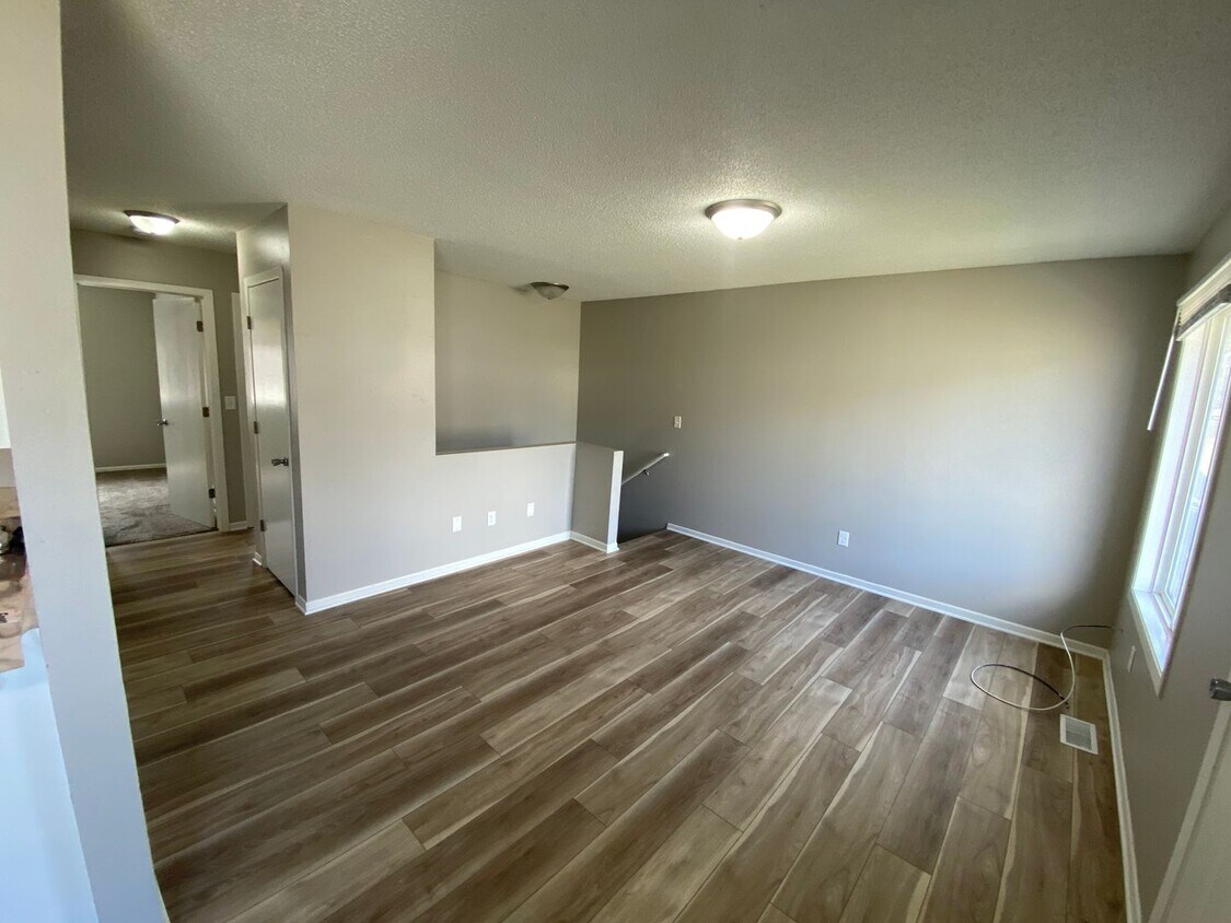 3101 SE 17th St Unit 3103 SE 17th Street, Des Moines, IA 50320 Room