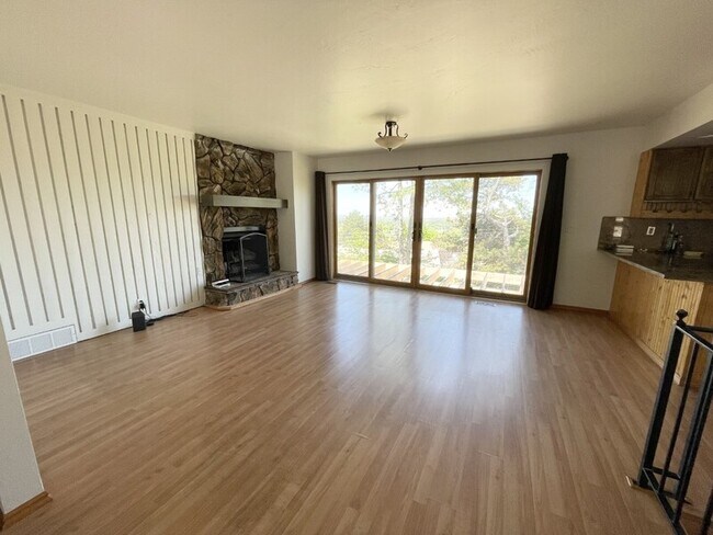 Building Photo - 2463 Campus Dr