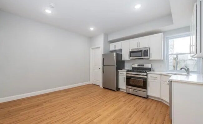 Building Photo - 1522 S 9th St