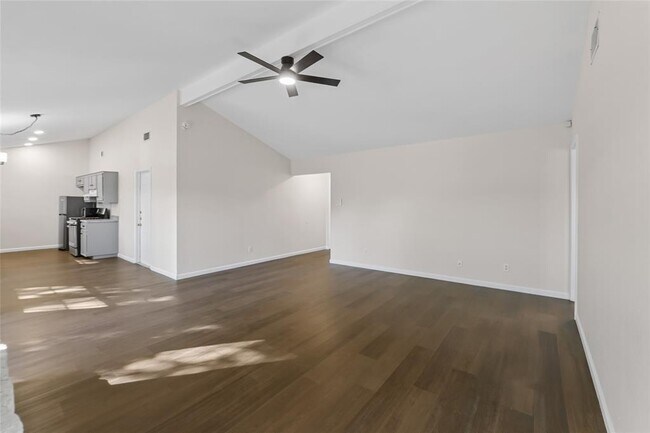 Foto del edificio - 903 E Logan St