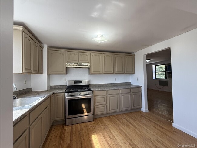 Building Photo - 1363 Gillespie Ave