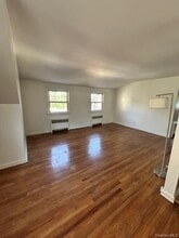Building Photo - 200 Crescent Pl