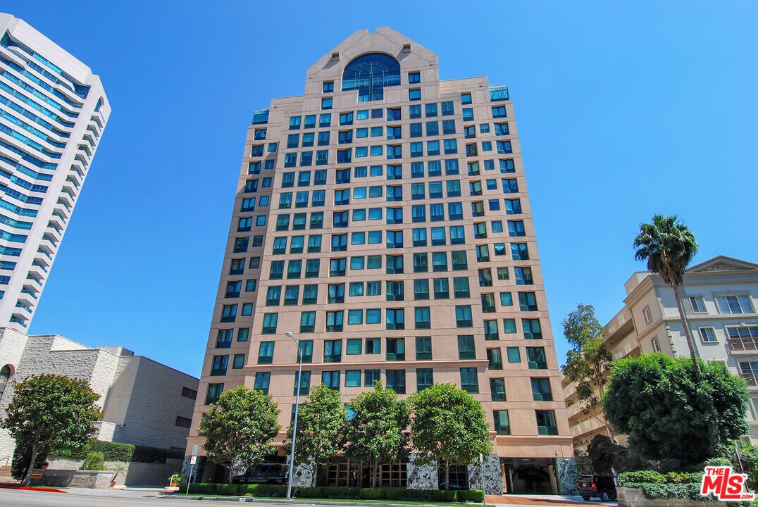 Foto principal - 10520 Wilshire Blvd