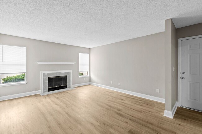 Interior Photo - Skyland Pointe