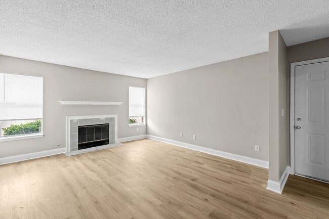 Interior Photo - Skyland Pointe