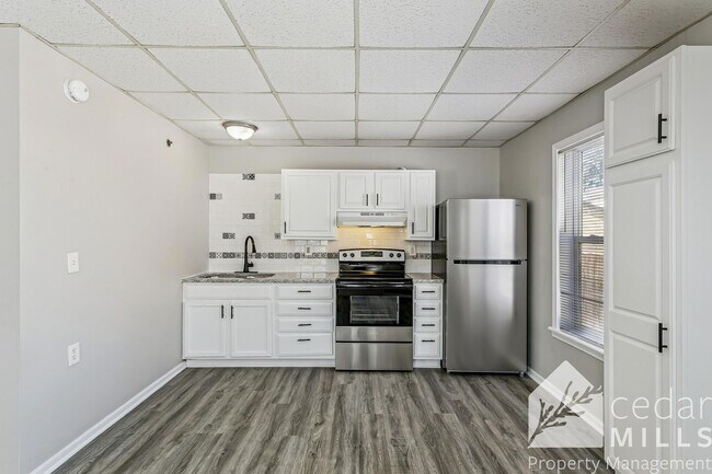 Foto del edificio - Wheelchair accessible LARGE 1 bedroom on the North side!