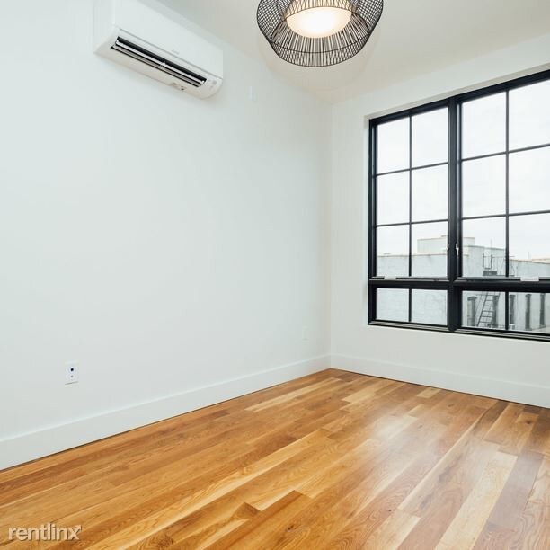Building Photo - 2 br, 1 bath Apartment - 12 Ford St Apt 5A