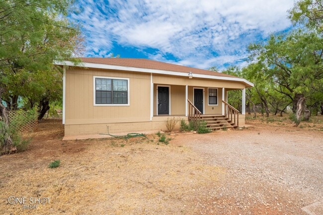 Building Photo - 3632 Clinton St