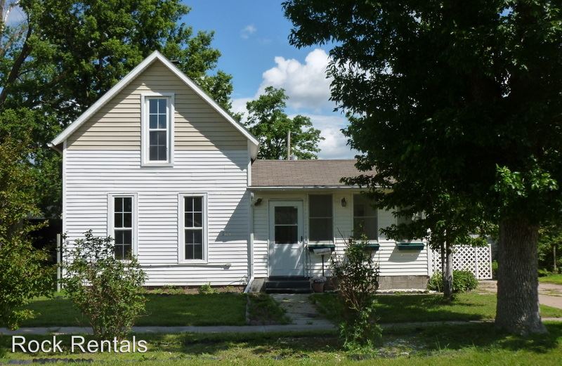 Primary Photo - 104 N Speare St