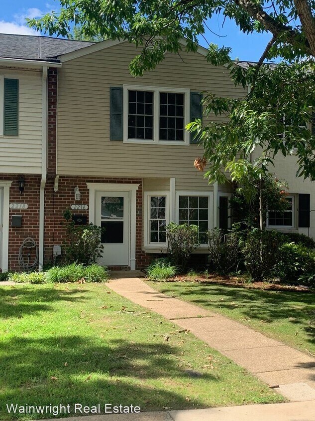 3 br, 1.5 bath House 2216 Windom Place House Rental in Virginia