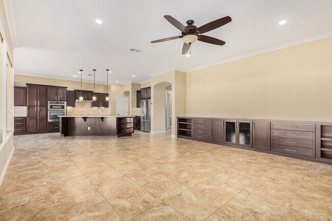 Foto del edificio - Stunning 4 bedroom 2.5 bath in Village at ...