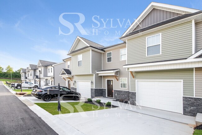 Building Photo - Enjoy living the good life in this 3 bedro...