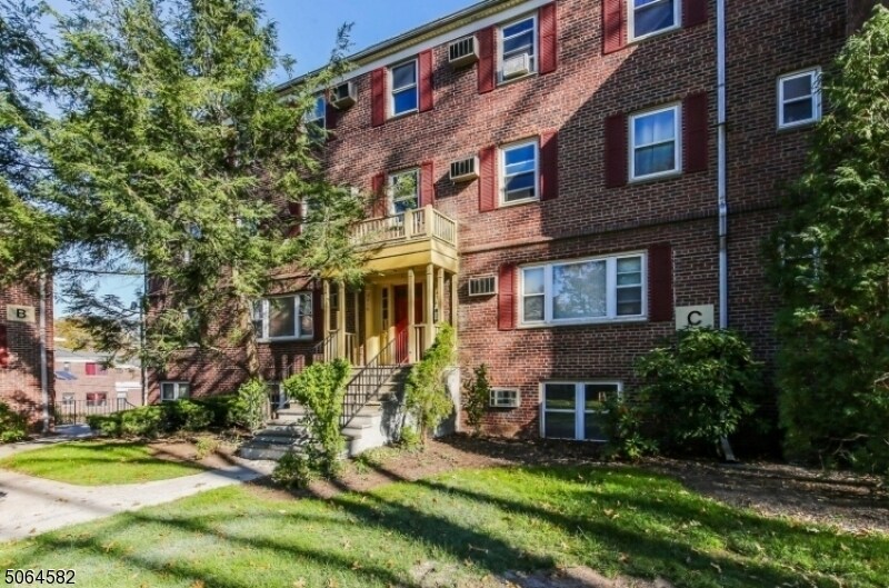 Foto principal - 500 S Center St