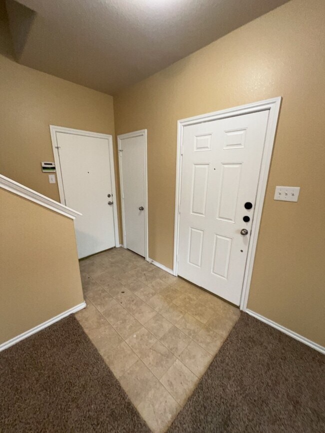 Building Photo - 808 Katydid Ct