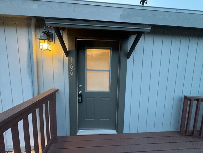 Building Photo - 166 Wildwood Ave