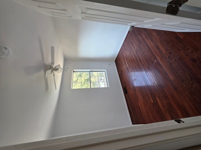 Foto del edificio - 406 Knollwood Ct