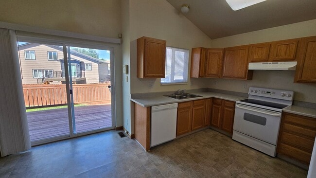 Building Photo - 7238 Banberry Dr